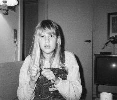 26. 1980: 'Jeg har fet mit lort' af Signe Falck Diederichs. Billedtekst: 11 r. Det er min sster, der spontant har taget billedet, derfor udtrykket i ansigtet.
